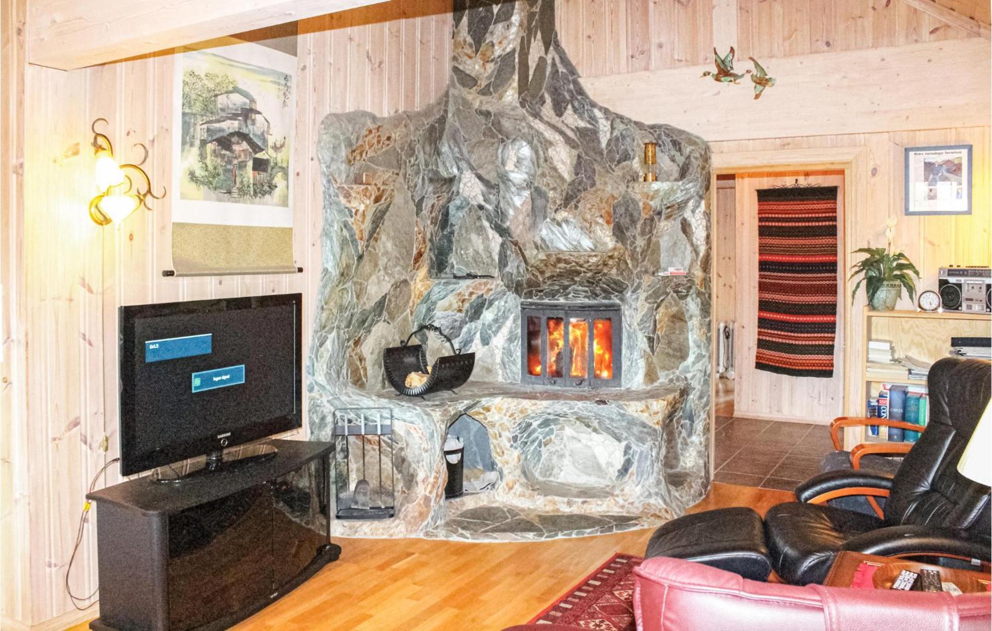 Beautiful Home In Sogndal With House Sea View Svidalen Extérieur photo